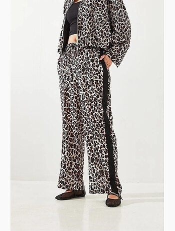 Pantalones de pierna ancha con estampado de leopardo y cintura alta lucci