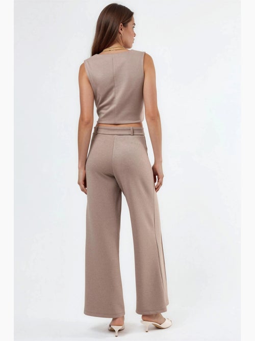 Pantalones de pierna recta de talle alto con cinturón busem - Kiabi Pantalones de pierna recta de talle alto con cinturón busem - Kiabi