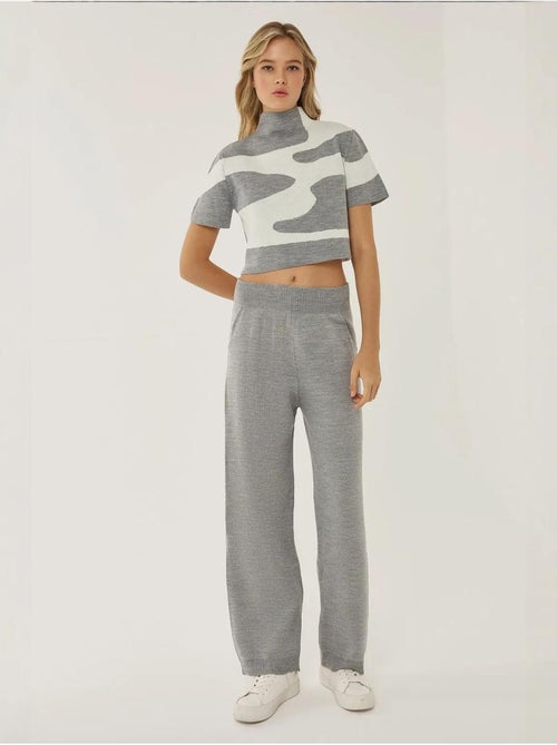 Pantalones de punto de cintura alta y pierna ancha - Kiabi Pantalones de punto de cintura alta y pierna ancha - Kiabi