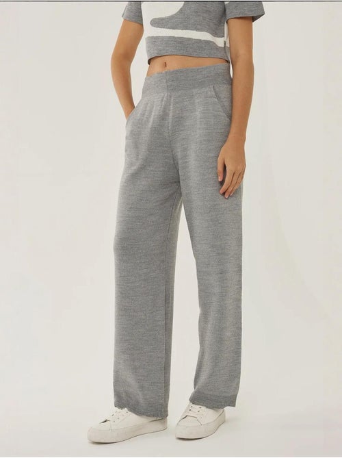 Pantalones de punto de cintura alta y pierna ancha - Kiabi Pantalones de punto de cintura alta y pierna ancha - Kiabi
