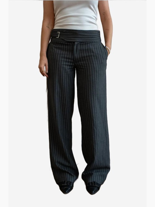 Pantalones de raya diplomática jennifer hiccup - Kiabi Pantalones de raya diplomática jennifer hiccup - Kiabi