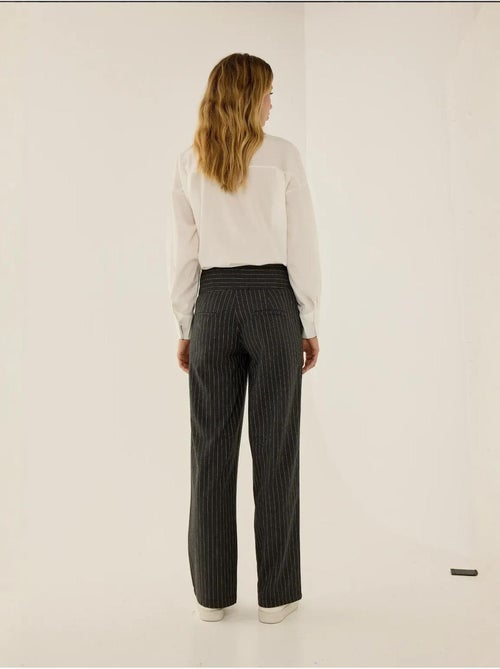 Pantalones de raya diplomática jennifer hiccup - Kiabi Pantalones de raya diplomática jennifer hiccup - Kiabi