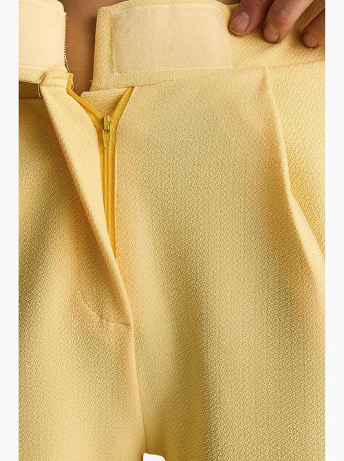 Pantalones de tiro alto de pernera ancha con pinzas lucci - Kiabi Pantalones de tiro alto de pernera ancha con pinzas lucci - Kiabi