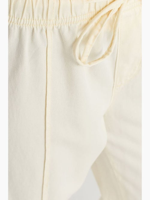 Pantalones de tiro alto y pernera ancha con cintura para anudar dilvin - Kiabi Pantalones de tiro alto y pernera ancha con cintura para anudar dilvin - Kiabi