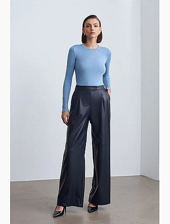 Pantalones de tiro alto y pernera ancha de polipiel dilvin