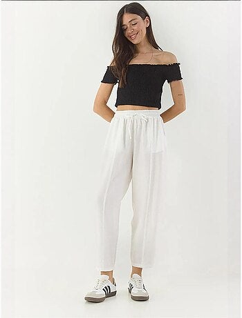 Pantalones de verano de corte zanahoria con cinturón y bolsillos lucci