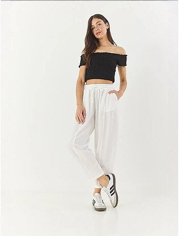 Pantalones de verano de corte zanahoria con cinturón y bolsillos lucci
