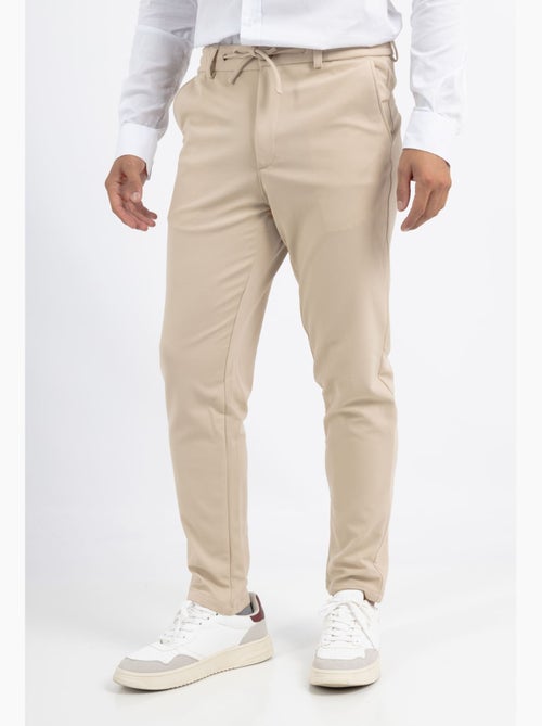 Pantalones de vestir con cordón ajustable moderno - Kiabi Pantalones de vestir con cordón ajustable moderno - Kiabi