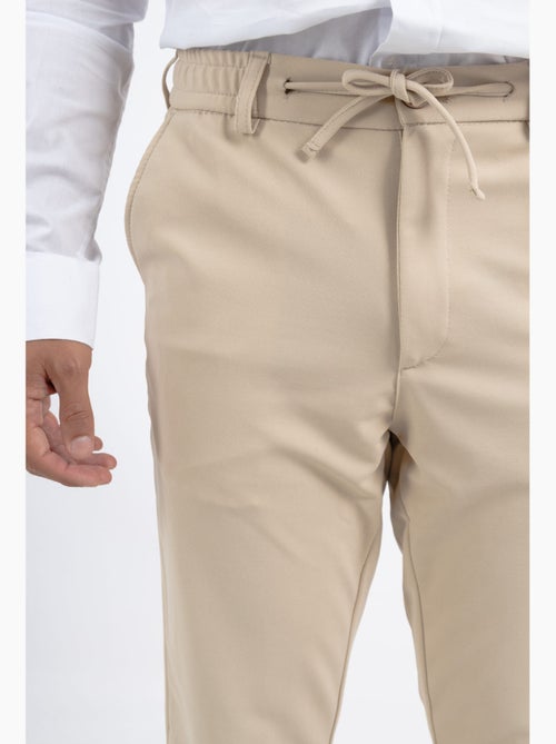 Pantalones de vestir con cordón ajustable moderno - Kiabi Pantalones de vestir con cordón ajustable moderno - Kiabi