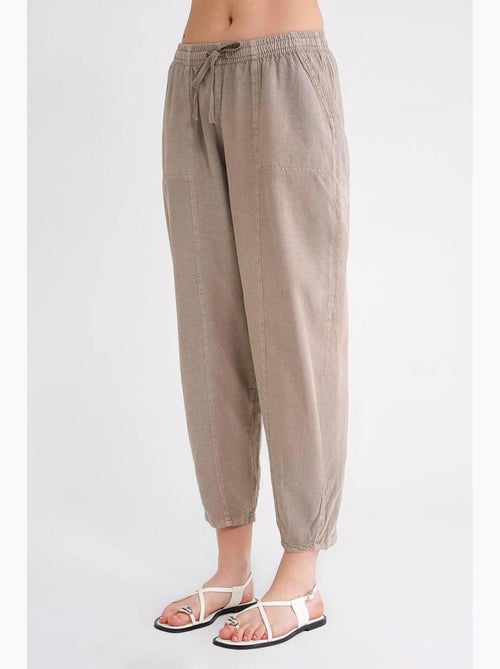 Pantalones deportivos de mezcla de lino con cintura con cordón mixray - Kiabi Pantalones deportivos de mezcla de lino con cintura con cordón mixray - Kiabi