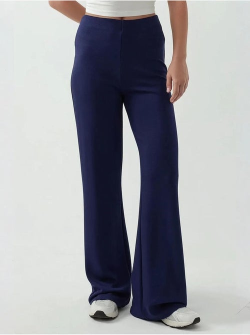 Pantalones deportivos de pierna recta con tacto modal y corte relajado hiccup - Kiabi Pantalones deportivos de pierna recta con tacto modal y corte relajado hiccup - Kiabi