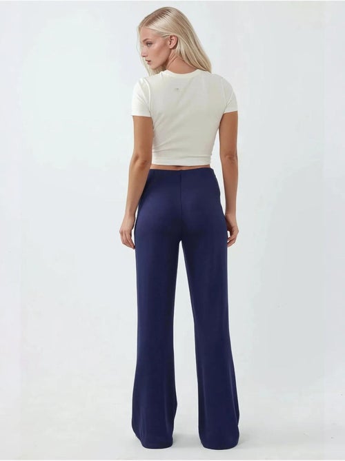 Pantalones deportivos de pierna recta con tacto modal y corte relajado hiccup - Kiabi Pantalones deportivos de pierna recta con tacto modal y corte relajado hiccup - Kiabi
