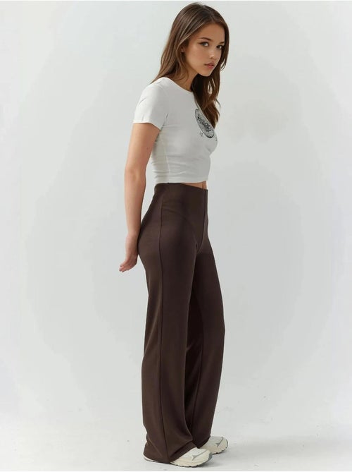 Pantalones deportivos de pierna recta con tacto modal y corte relajado hiccup - Kiabi Pantalones deportivos de pierna recta con tacto modal y corte relajado hiccup - Kiabi