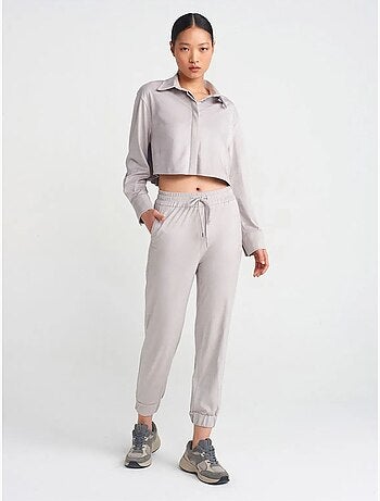 Pantalones jogger de ante sintético