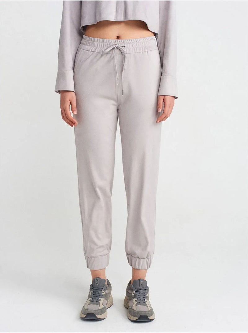 Pantalones jogger de ante sintético Gris claro - Kiabi