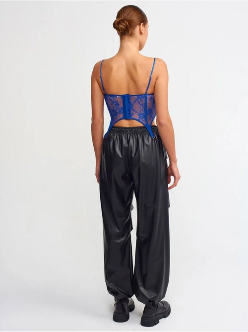 Pantalones jogger de mujer de piel sintética dilvin - Kiabi Pantalones jogger de mujer de piel sintética dilvin - Kiabi