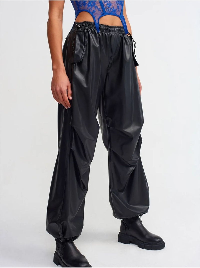 Pantalones jogger de mujer de piel sintética dilvin Negro - Kiabi