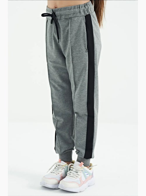Pantalones juveniles unisex de mezcla de algodón tommy - Kiabi Pantalones juveniles unisex de mezcla de algodón tommy - Kiabi