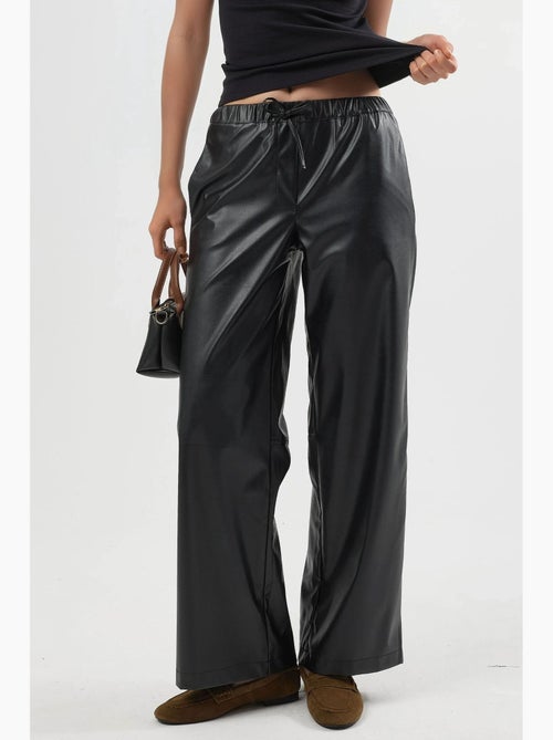 Pantalones largos de piel sintética de cintura alta con cordón busem - Kiabi Pantalones largos de piel sintética de cintura alta con cordón busem - Kiabi