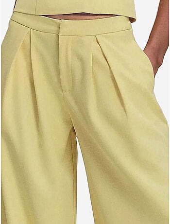 Pantalones largos plisados de pierna ancha