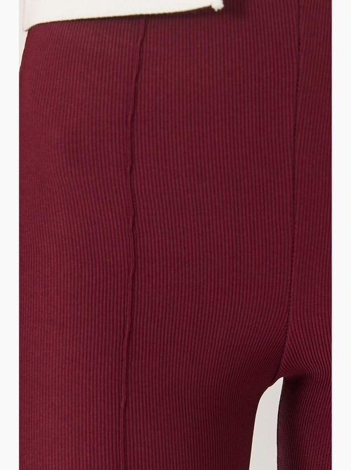 Pantalones leggings acanalados de cintura alta y acampanados lucci - Kiabi Pantalones leggings acanalados de cintura alta y acampanados lucci - Kiabi
