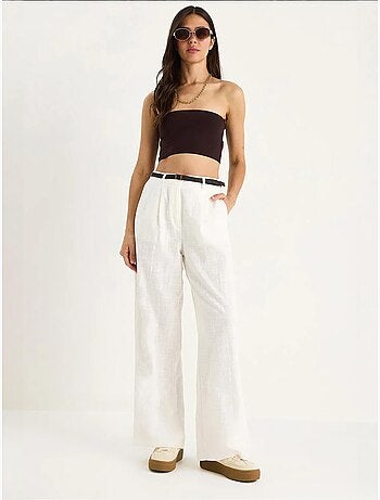 Pantalones palazzo de lino con cinturón de paja y detalle de bolsillo lucci