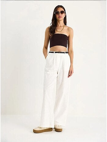 Pantalones palazzo de lino con cinturón de paja y detalle de bolsillo lucci