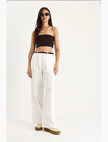 Pantalones palazzo de lino con cinturón de paja y detalle de bolsillo lucci