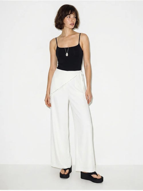 Pantalones pull-on de pernera ancha lucci - Kiabi Pantalones pull-on de pernera ancha lucci - Kiabi