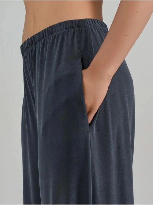 Pantalones rectos con cintura elástica busem - Kiabi Pantalones rectos con cintura elástica busem - Kiabi