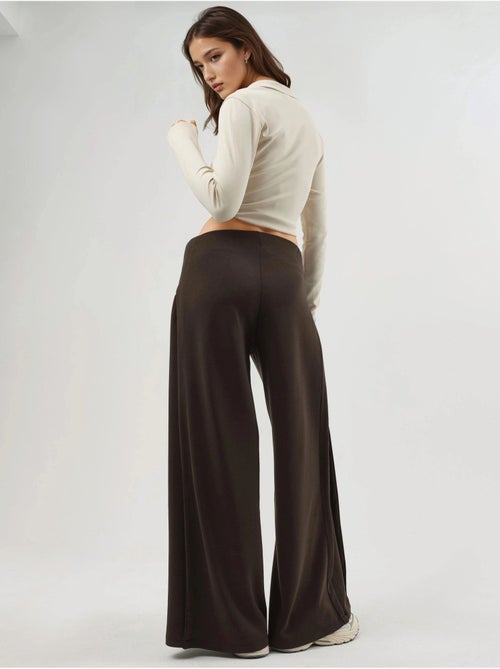 Pantalones rectos de cintura alta busem - Kiabi Pantalones rectos de cintura alta busem - Kiabi