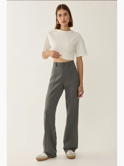 Pantalones rectos de cintura alta hiccup - Kiabi Pantalones rectos de cintura alta hiccup - Kiabi