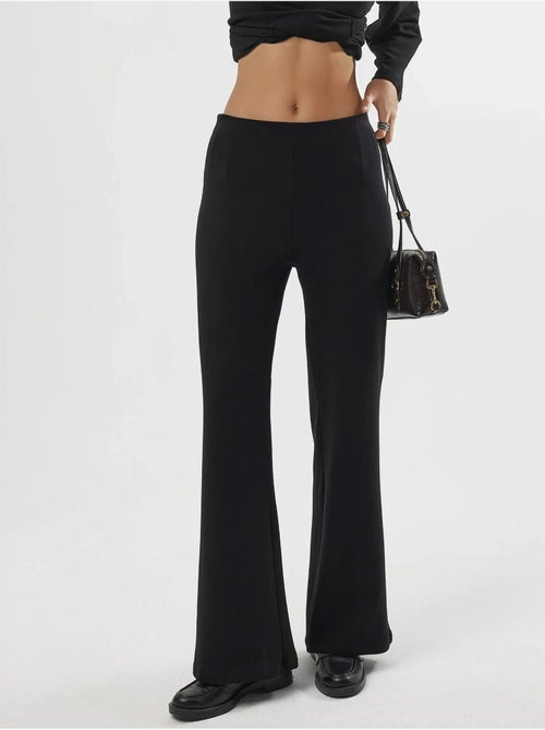 Pantalones rectos de cintura alta y tiro alto busem - Kiabi Pantalones rectos de cintura alta y tiro alto busem - Kiabi