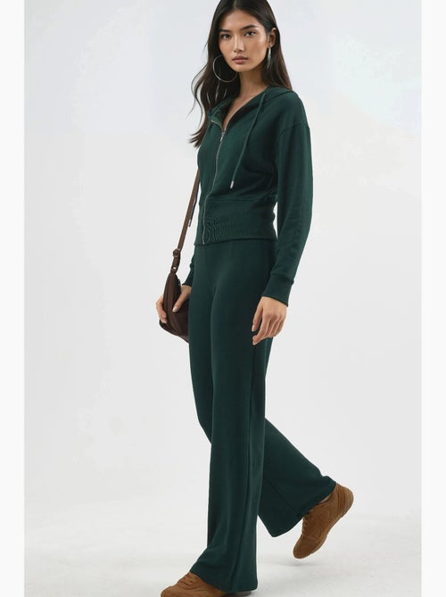 Pantalones rectos de cintura alta y tiro alto busem - Kiabi Pantalones rectos de cintura alta y tiro alto busem - Kiabi