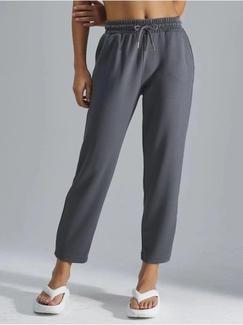 Pantalones rectos de corte regular y sin cierres hiccup - Kiabi Pantalones rectos de corte regular y sin cierres hiccup - Kiabi