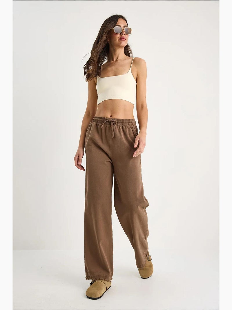 Pantalones rectos de gabardina de cintura alta con detalle de ribete lucci Marrón claro - Kiabi