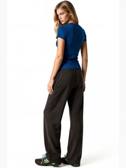 Pantalones rectos de mezcla de modal para mujer busem - Kiabi Pantalones rectos de mezcla de modal para mujer busem - Kiabi