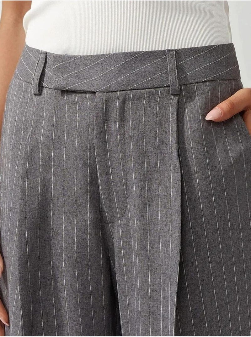 Pantalones rectos de rayas plisadas hiccup Gris - Kiabi