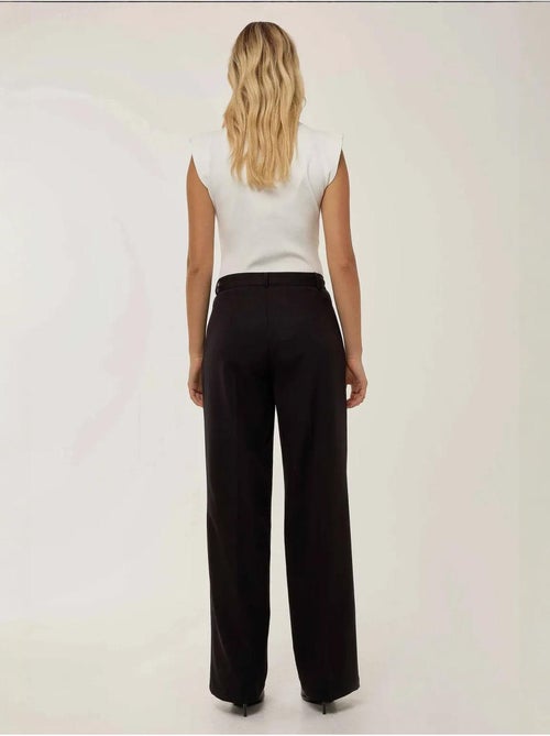 Pantalones rectos plisados - Kiabi Pantalones rectos plisados - Kiabi