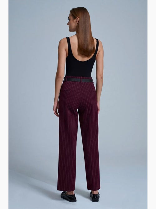 Pantalones sastre de mujer a rayas de pernera recta dilvin - Kiabi Pantalones sastre de mujer a rayas de pernera recta dilvin - Kiabi