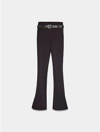Pantalones skinny acampanados con cinturón