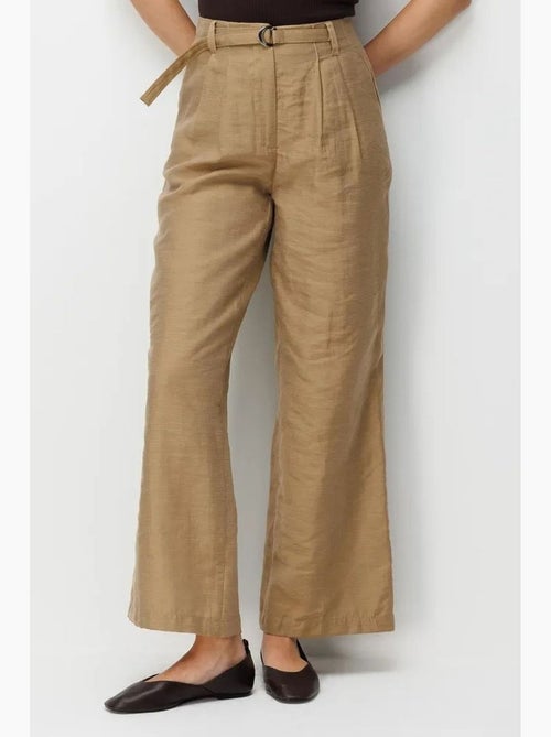 Pantalones texturizados de cintura alta y pierna ancha con cinturón mixray - Kiabi Pantalones texturizados de cintura alta y pierna ancha con cinturón mixray - Kiabi