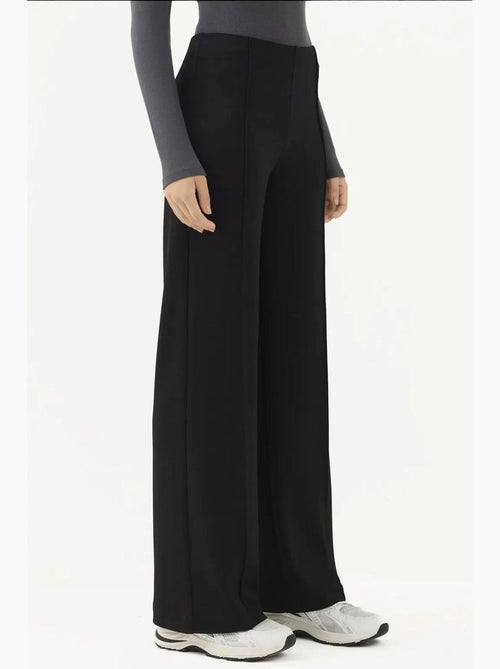 Pantalones texturizados de cintura alta y pierna ancha hiccup - Kiabi Pantalones texturizados de cintura alta y pierna ancha hiccup - Kiabi