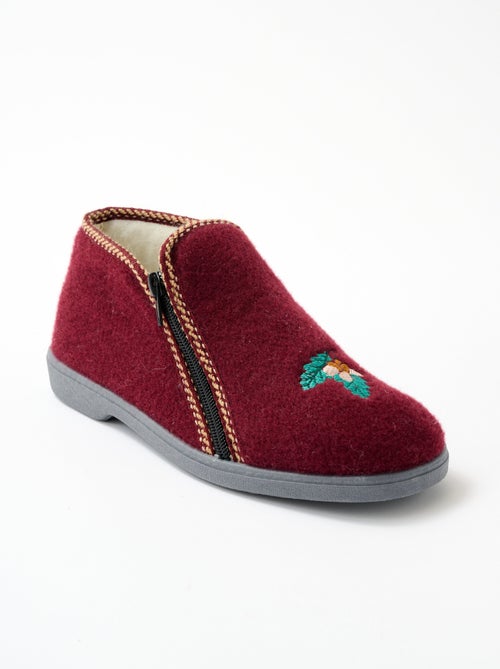 Pantuflas altas anchas bordadas - Afibel - Kiabi