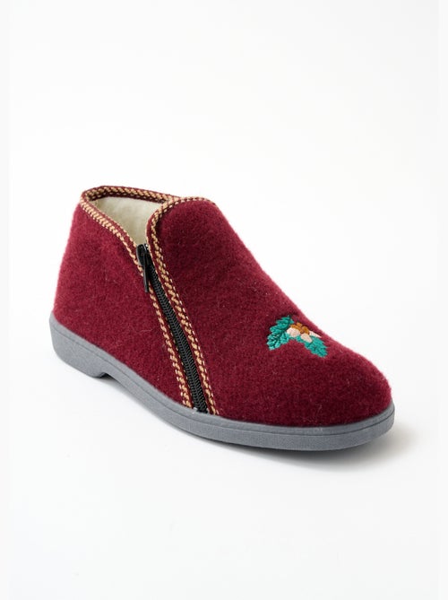 Pantuflas altas anchas bordadas - Afibel - Kiabi