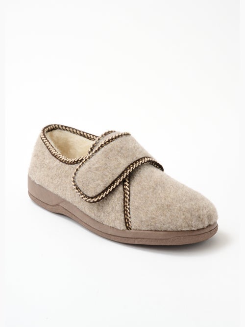 Pantuflas con velcro con ancho confort y forro de pelo. - Afibel - Kiabi Pantuflas con velcro con ancho confort y forro de pelo. - Afibel - Kiabi
