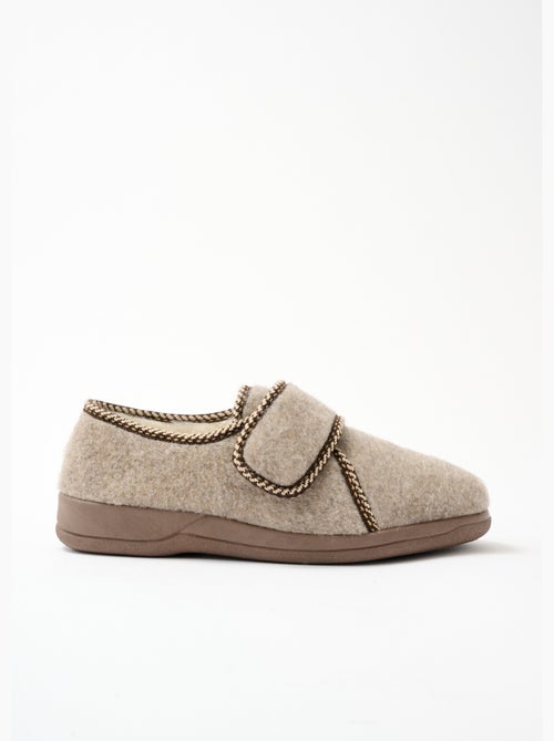 Pantuflas con velcro con ancho confort y forro de pelo. - Afibel - Kiabi Pantuflas con velcro con ancho confort y forro de pelo. - Afibel - Kiabi