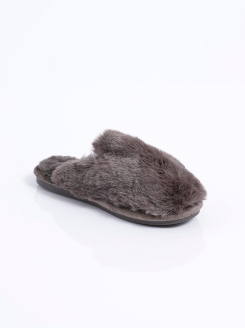 Pantuflas mule de piel suave y cálida - AFIBEL - Kiabi Pantuflas mule de piel suave y cálida - AFIBEL - Kiabi