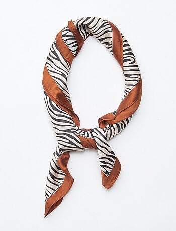 Pañuelo con motivos