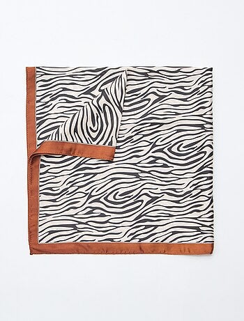 Pañuelo con motivos